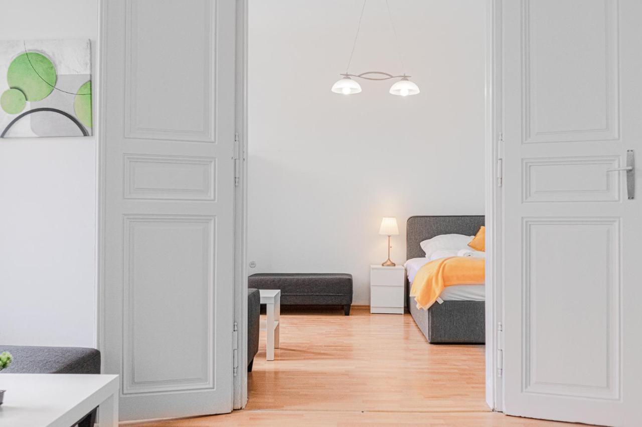 Pleasing 2Br Apt. Akh-Perfect For Groups Wien Eksteriør billede