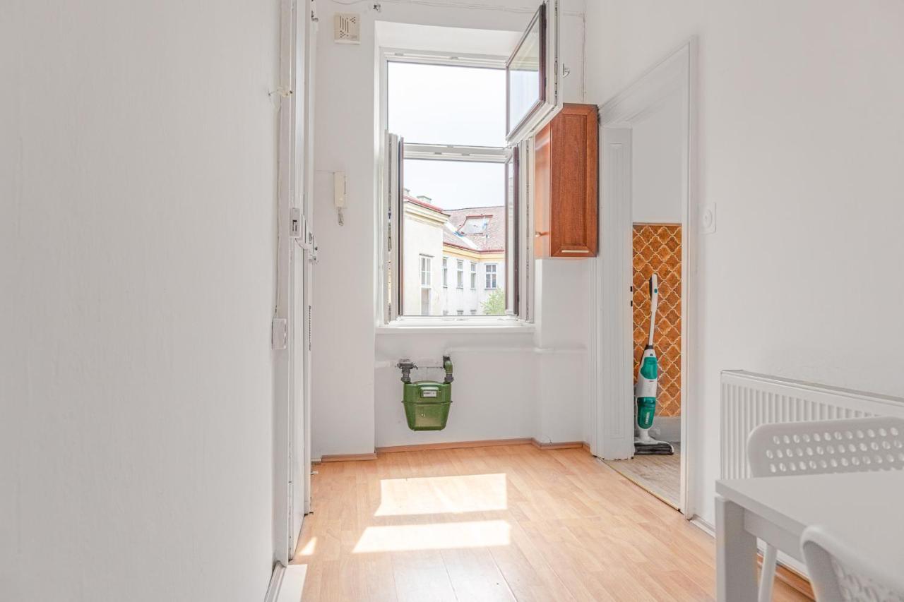 Pleasing 2Br Apt. Akh-Perfect For Groups Wien Eksteriør billede