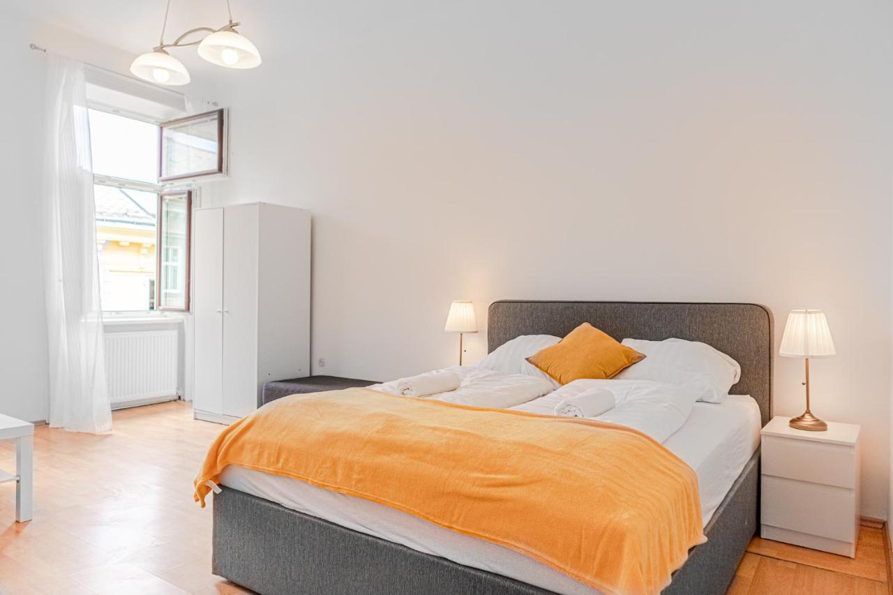 Pleasing 2Br Apt. Akh-Perfect For Groups Wien Eksteriør billede