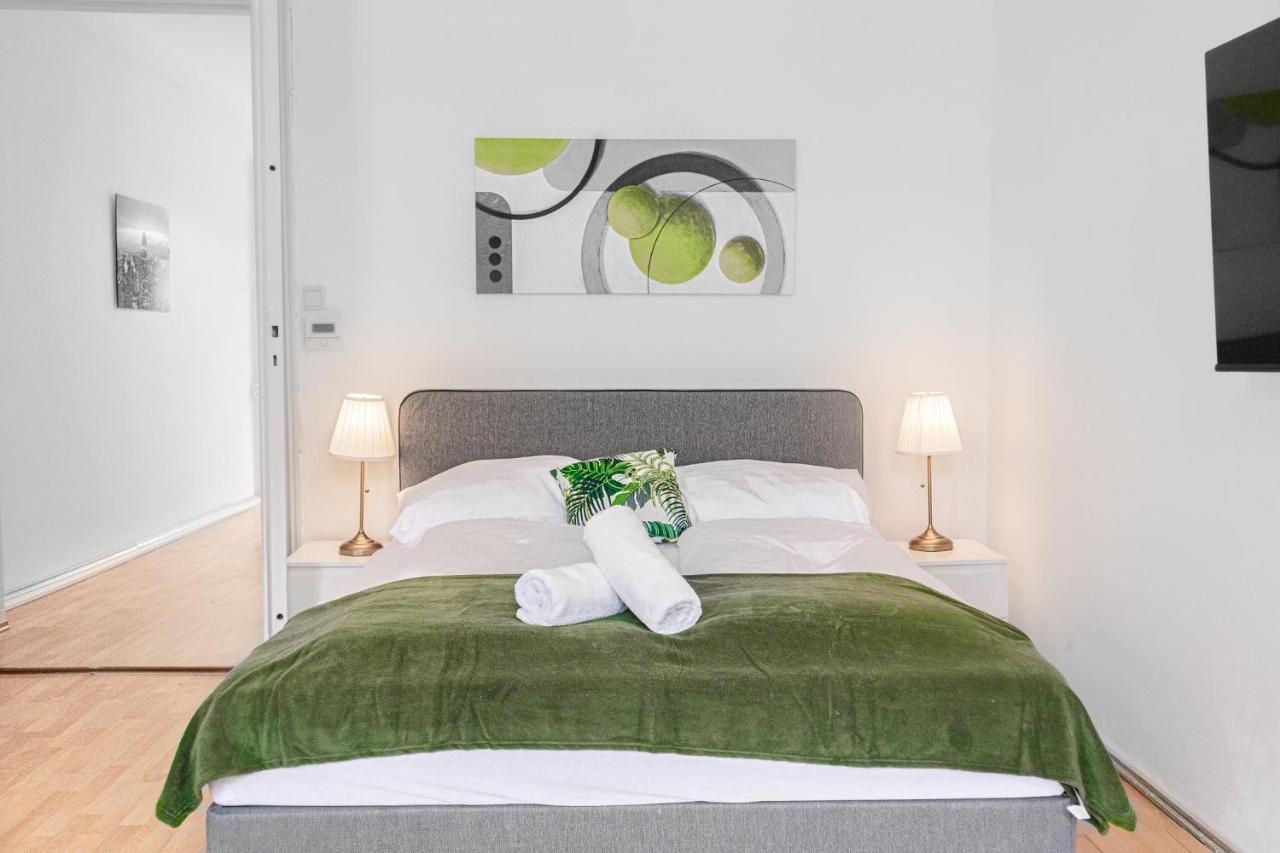 Pleasing 2Br Apt. Akh-Perfect For Groups Wien Eksteriør billede